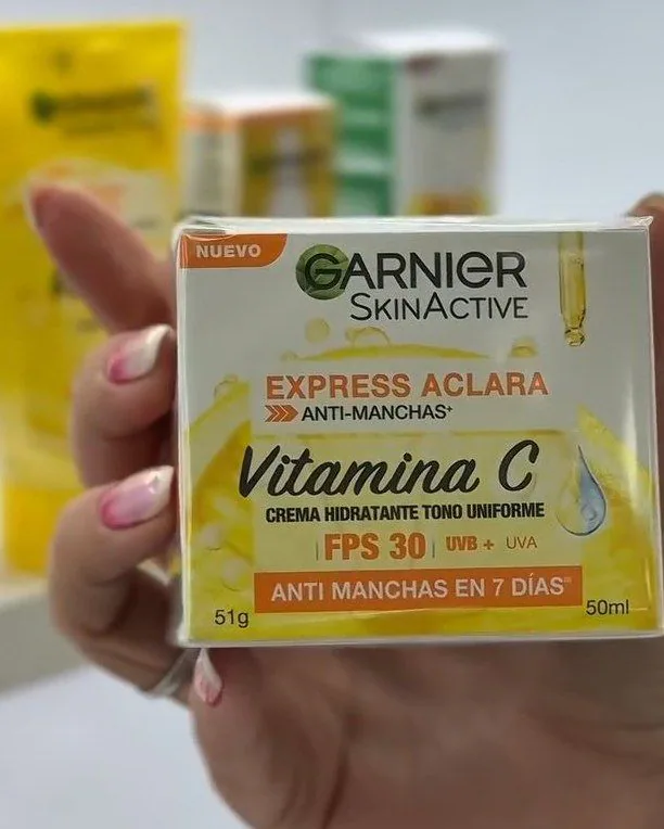 Garnier Express Aclara Crema Vitamina C FPS 30